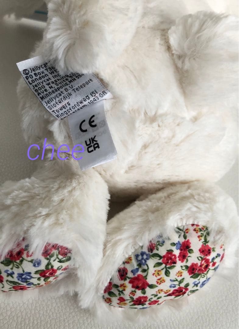 ジェリーキャット　Medium Cream Blossom Bunny