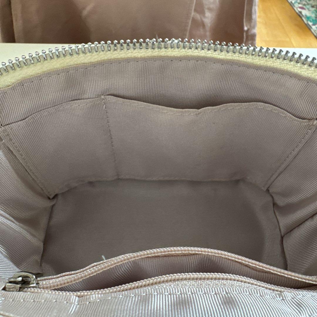 【大人気】pium ビジューキルティングバニティバッグ 白　ピウム　アイボリー