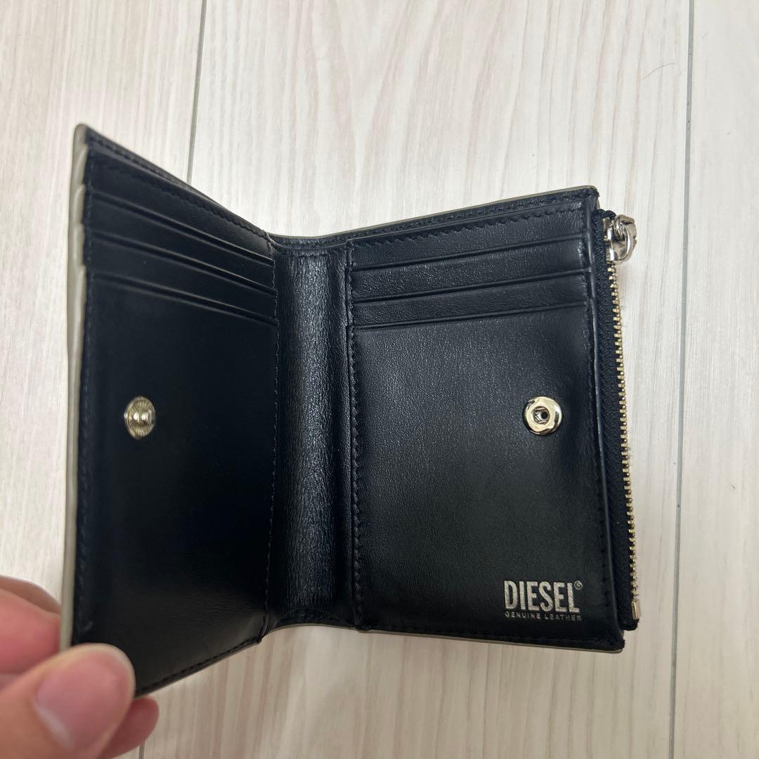 ディーゼル　DIESEL シルバー 二つ折り財布　レザー　bi-fold 折財布