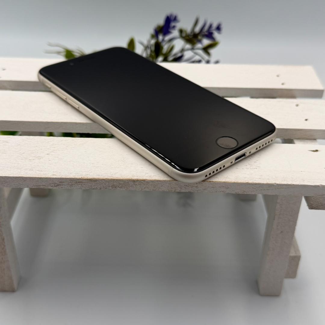 【美品】iPhone SE第3世代 64GB スターライト 328