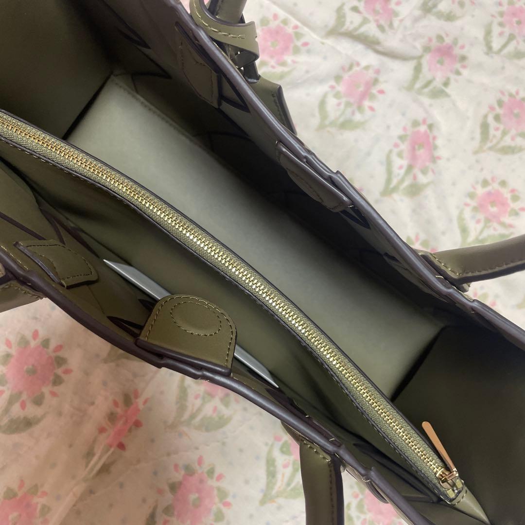 【新品•未使用】MICHAEL KORS サッチェル グリーン ハンドバッグ