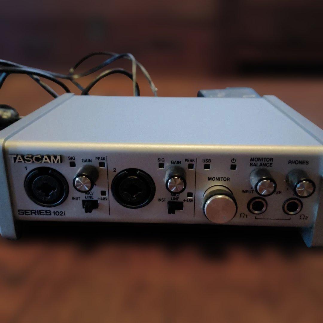 TASCAM SERIES 102i オーディオインターフェイス