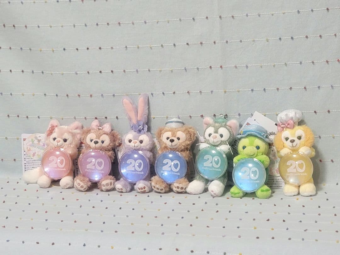 最新❤️ 20周年 カラフルハピネス ぬいぐるみバッジ ぬいぐるみチャーム