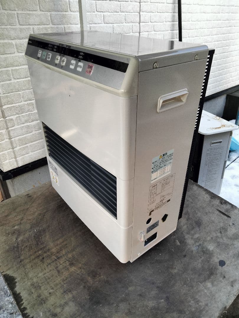 札幌発コロナFF温風石油ストーブ！品番「FF‐4211GS」2011年式中古品③