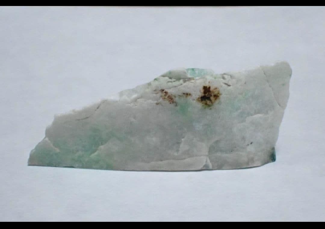 糸魚川翡翠　アップルグリーン　金山　原石　79グラム　送料無料