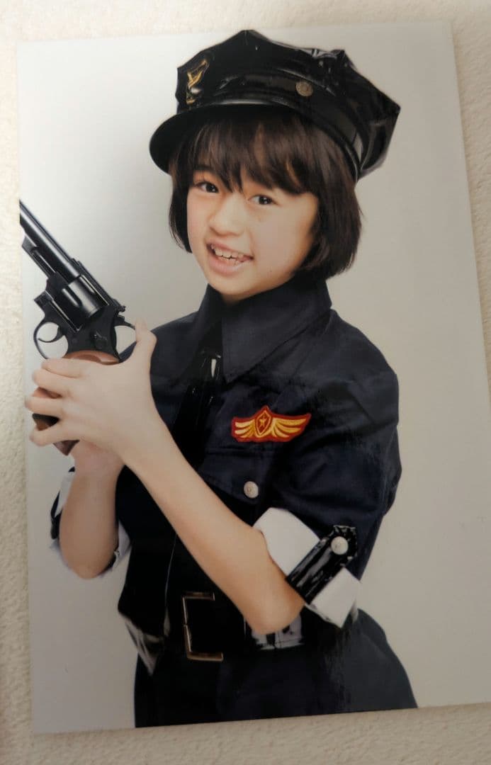 絵森彩　生写真　警官　依田彩花