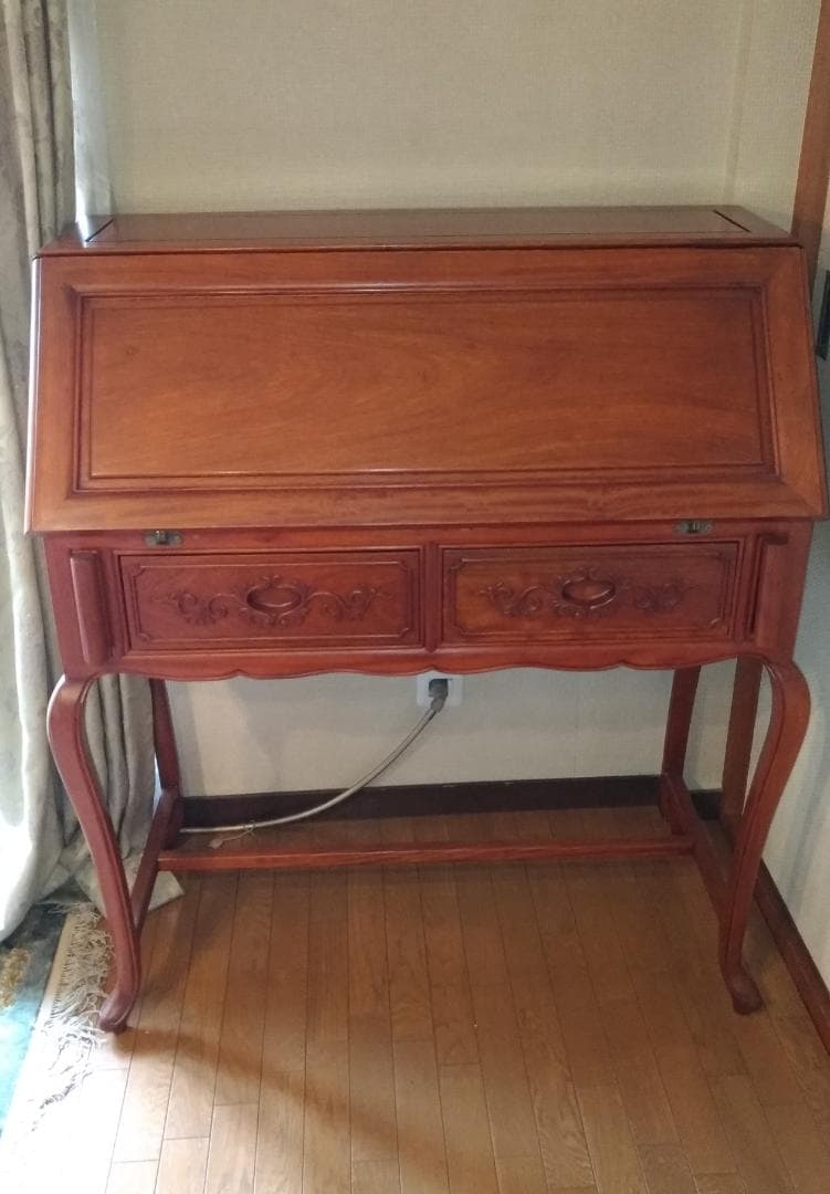 花梨　唐木　ライティングビューロー 　彫刻入り引き出し