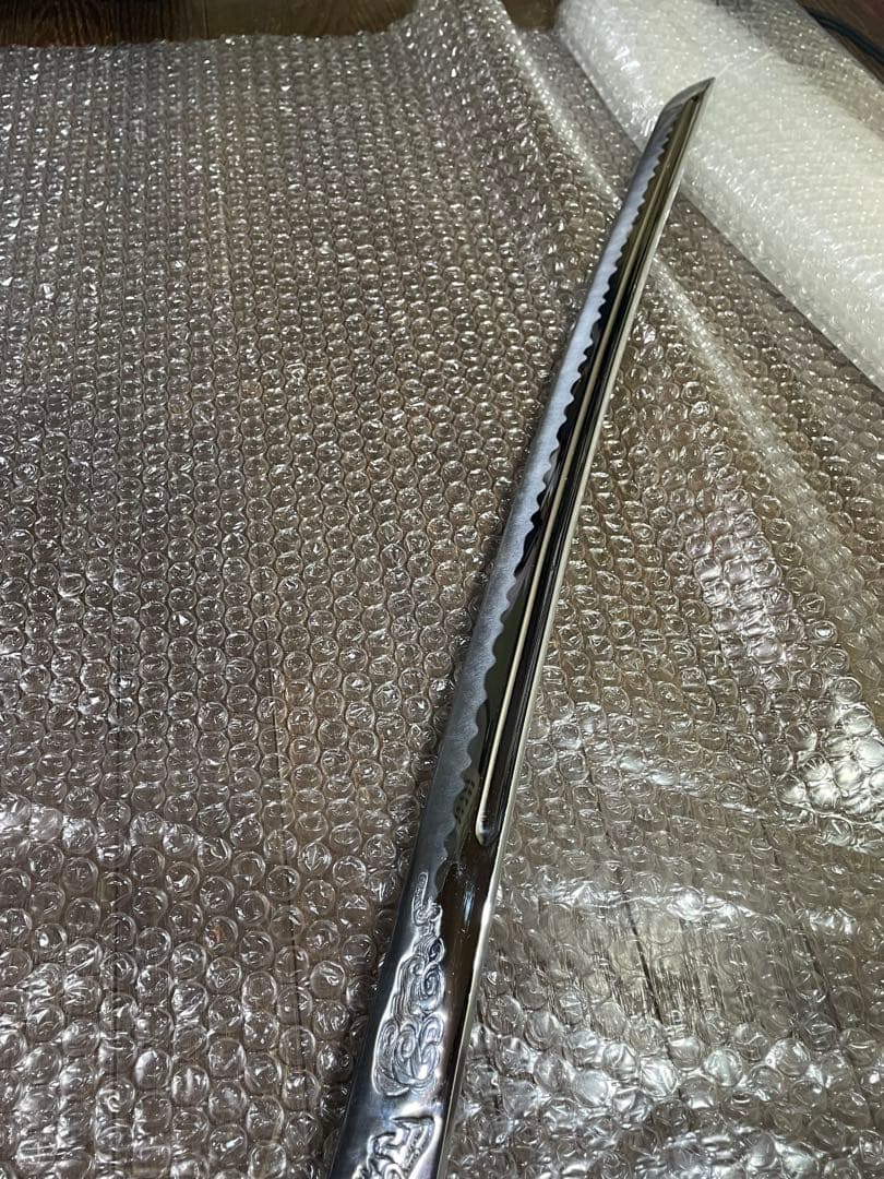 高級武具♢模造刀／レプリカ☆美品☆陣太刀☆ 刀身に竜の彫り物　観賞用