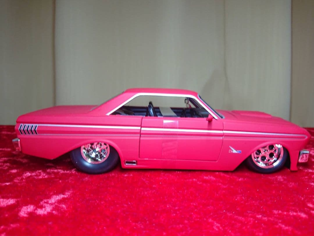 ミニカー 1964 FORD FALCON Jada toys 1/24