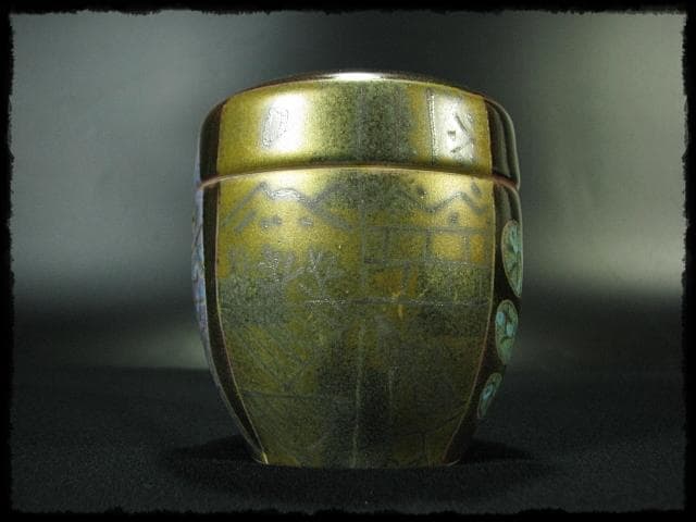 人気作家 伊藤 北斗 釉刻色絵金銀彩 茶入 バラ 魚 四方桟 共箱 e166