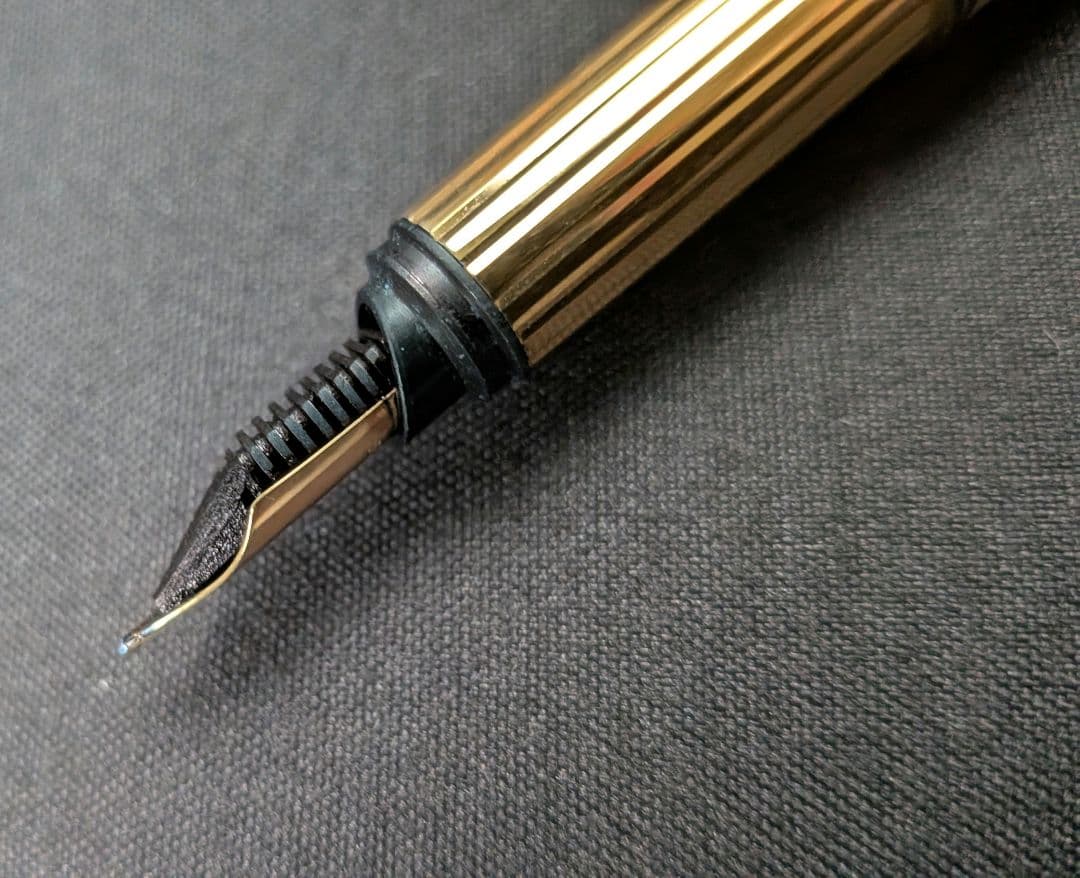 カルティエ　トリニティ　万年筆　ペン先K18