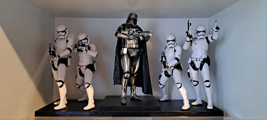 スターウォーズ　キャプテンファズマ&ファーストオーダーストームトルーパーセット