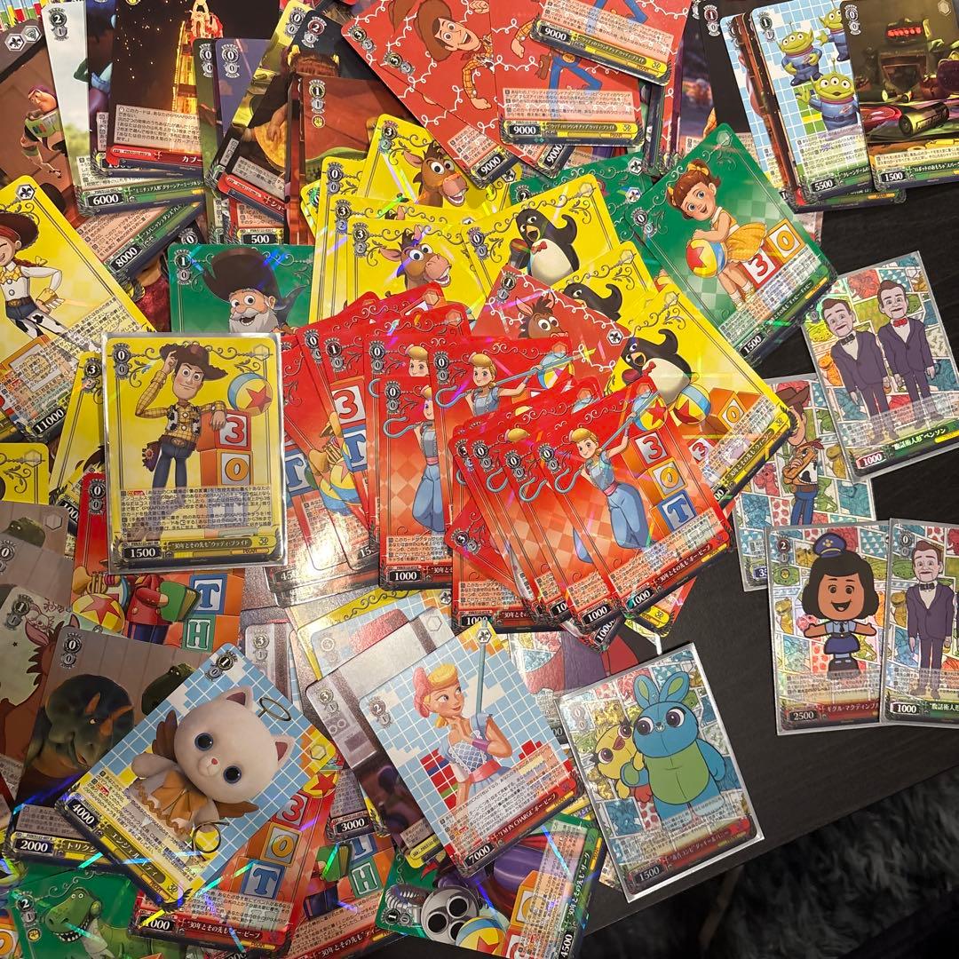トイ・ストーリー トレーディングカード 引退品 1000枚弱あります。