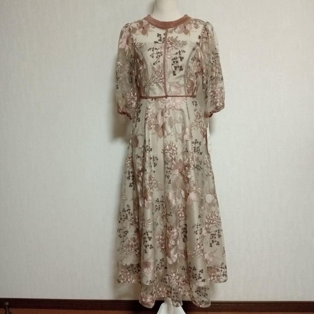 【新品未使用】formforma ロングワンピース　総刺繍 13号 ピンク系