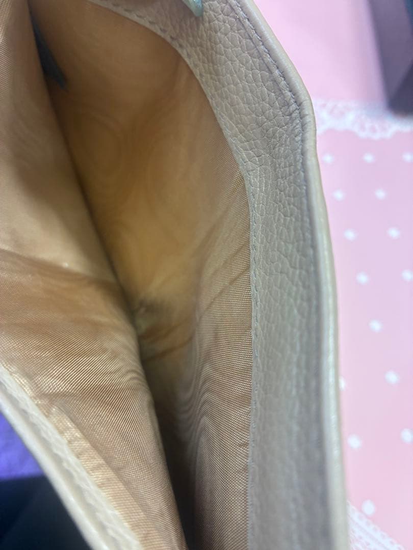 PRADA 三つ折り財布 ベージュ レザー