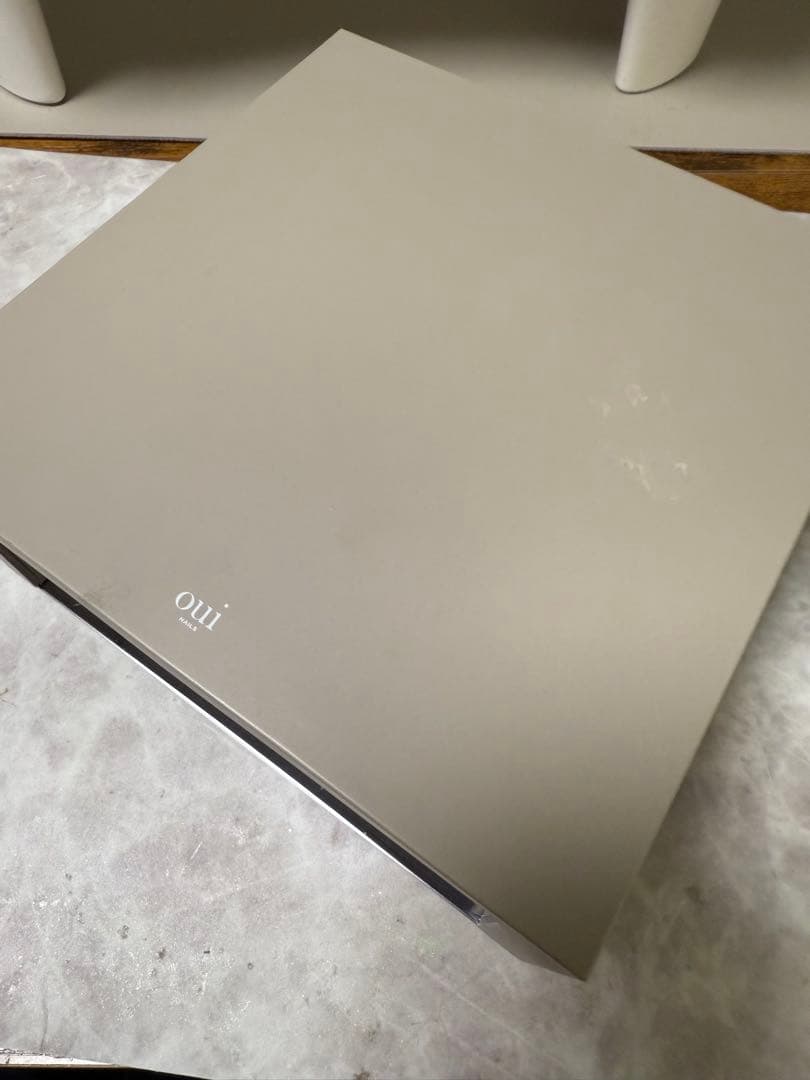 oui nails ネイルライト 美容機能付き