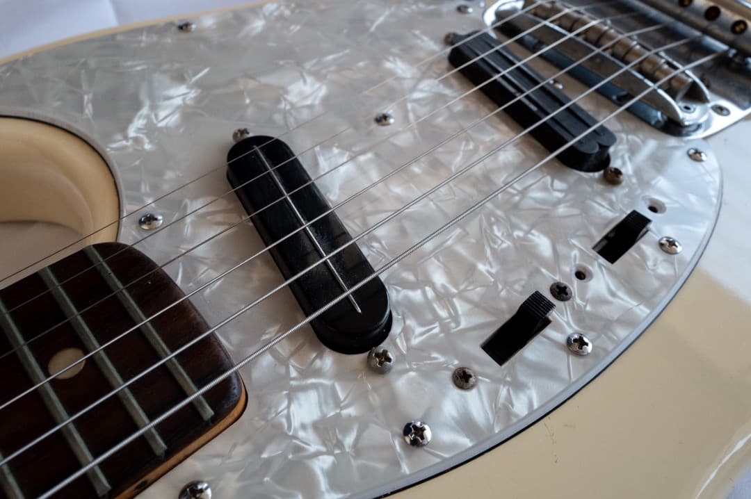 Fender Bronco ネック ムスタングボディ