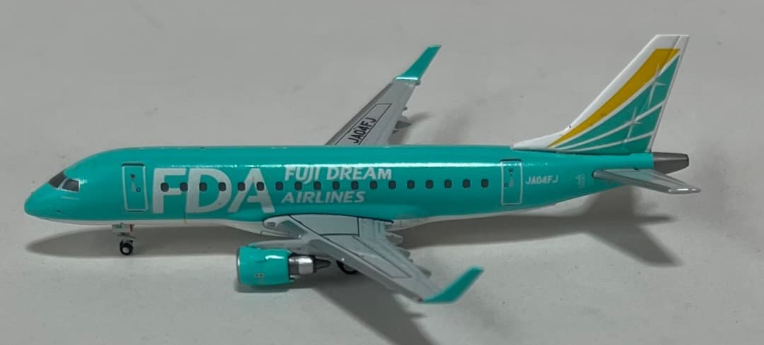 航空機・ヘリコプター FDA ERJ-170 JA04FJ Greem