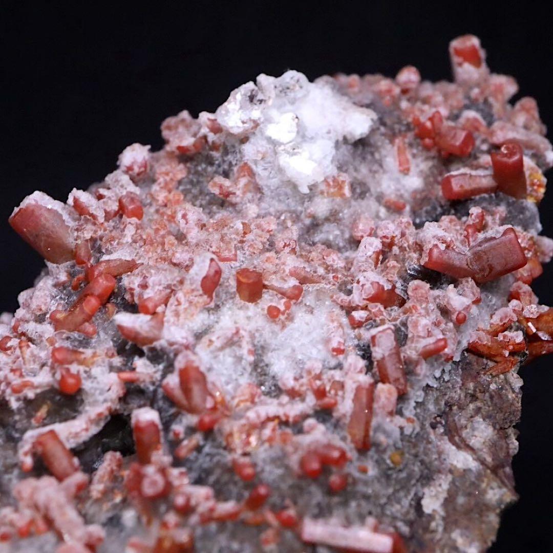 褐鉛鉱 バナジン鉛鉱 バナジナイト 119.8g VND087天然石 原石