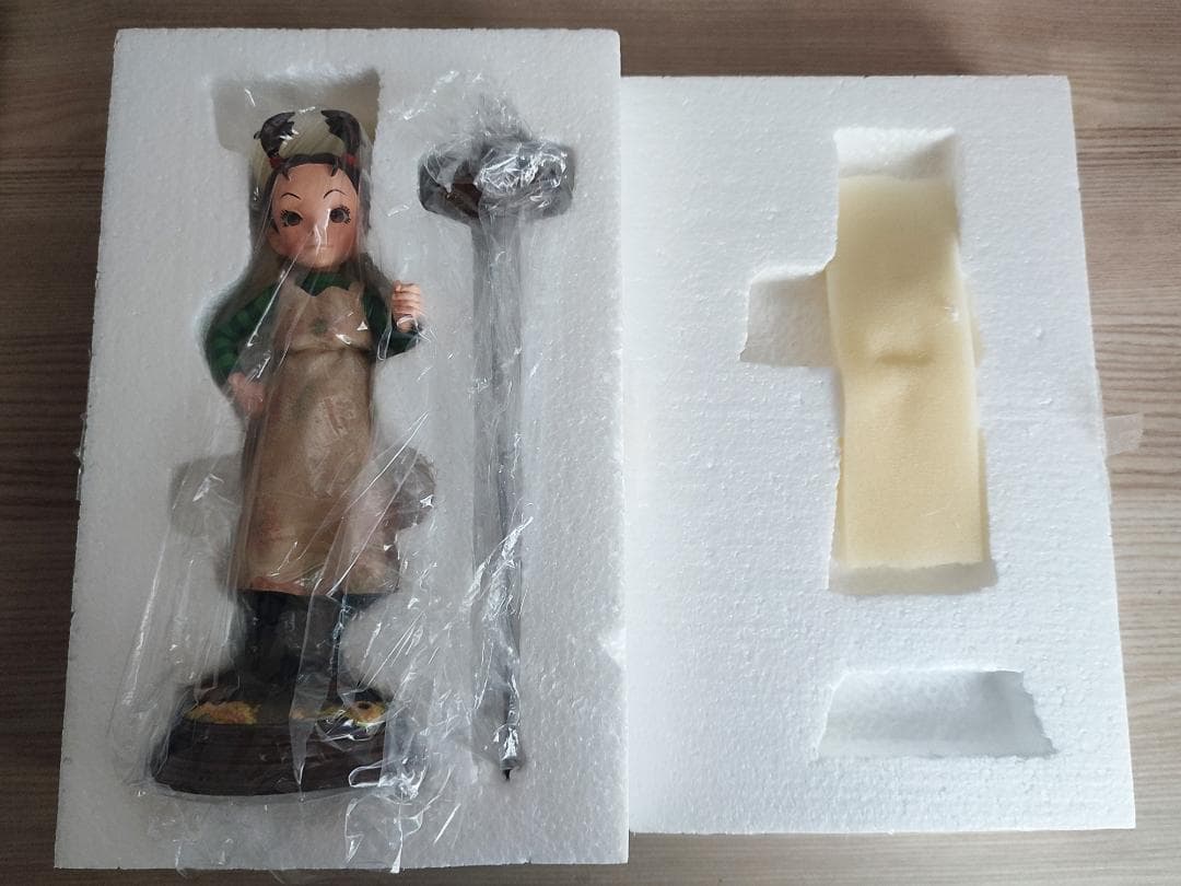 アーヤと魔女 フィギュア　アーヤとチビデーモン ジブリ