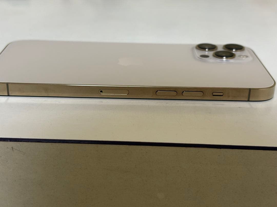 Apple iPhone 12 ProMAXゴールド 本体