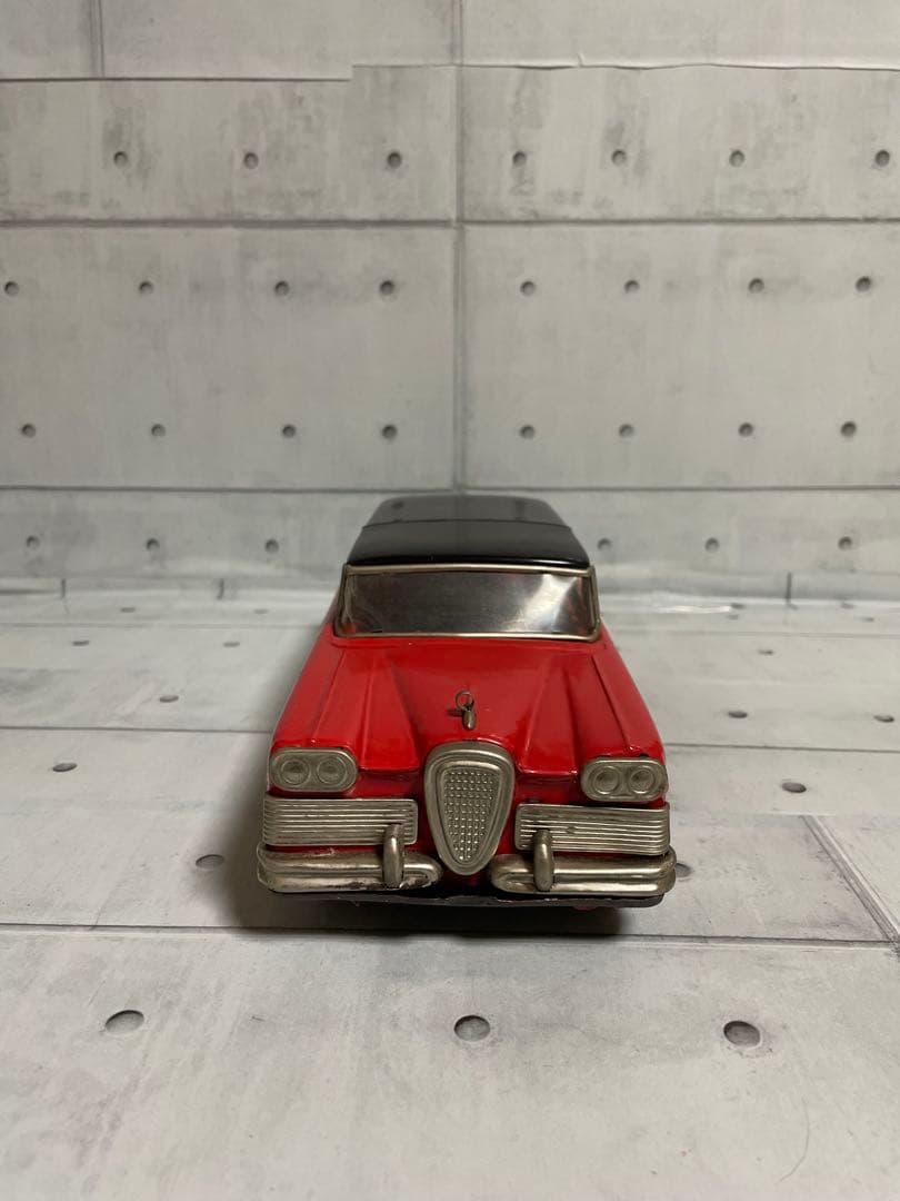 ブリキ自動車　フォード　エドセルワゴン27cm×11cm