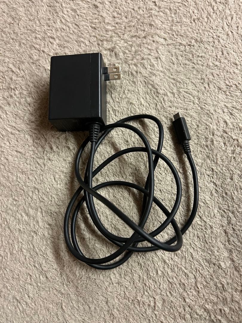 s*a様 Nintendo Switch本体（コントローラー無し） 充電器　プロ