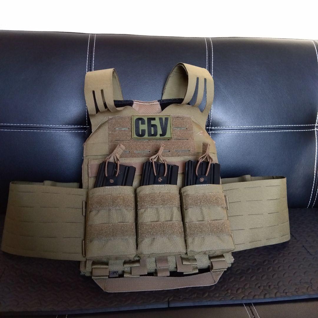 タスマニアンタイガー プレートキャリア　カーキ