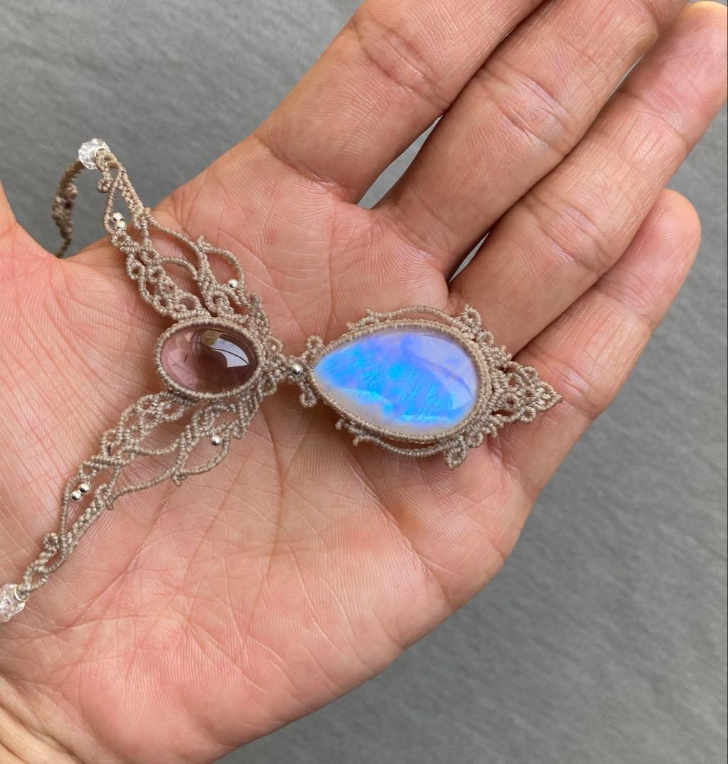 レインボームーンストーン　アメジスト　マクラメネックレス