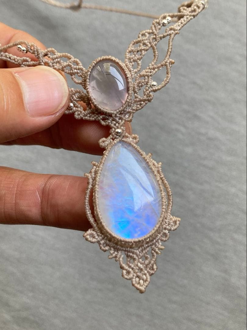 レインボームーンストーン　アメジスト　マクラメネックレス