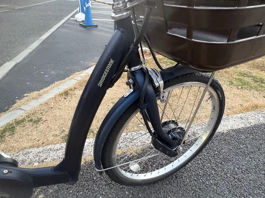 中古24インチブリヂストンベルト式電動アシスト自転車　B400 大阪