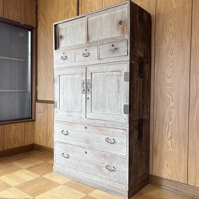 桐箪笥　桐の箪笥　箪笥　桐　三段重ね　鍵付き　昭和レトロ　大正ロマン　骨董品