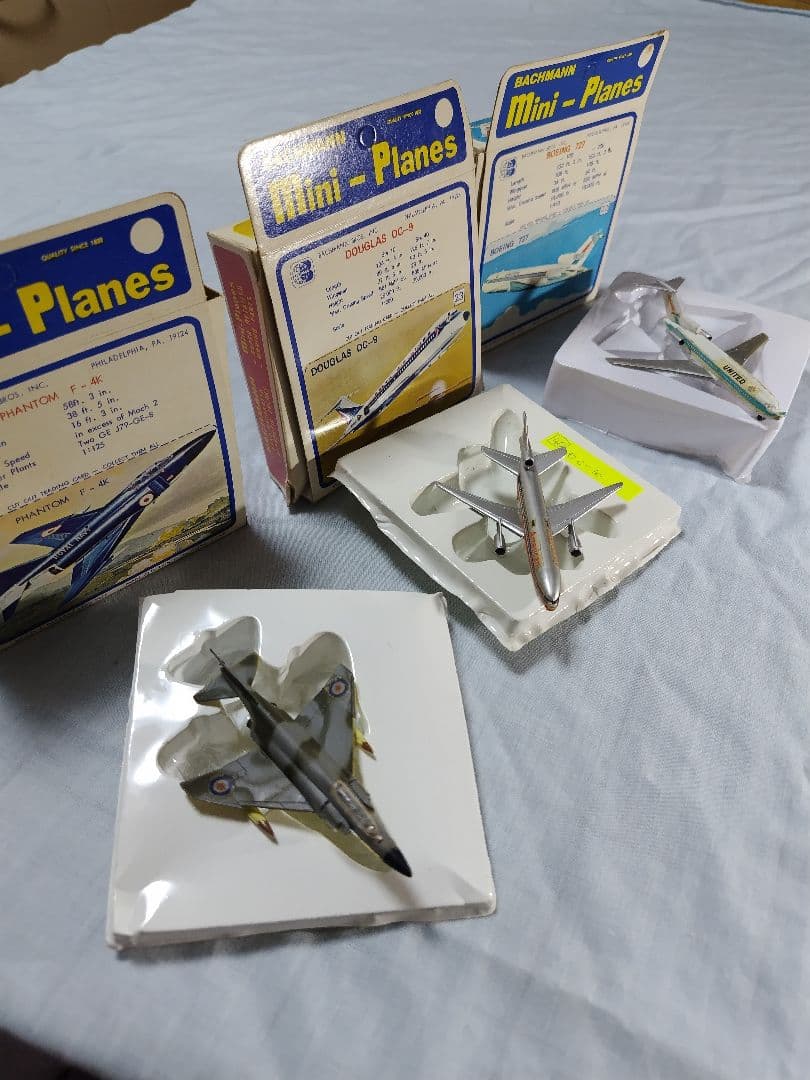 再値下TOMY　BACHMANN　Mini-Planes①計42体プラスカタログ
