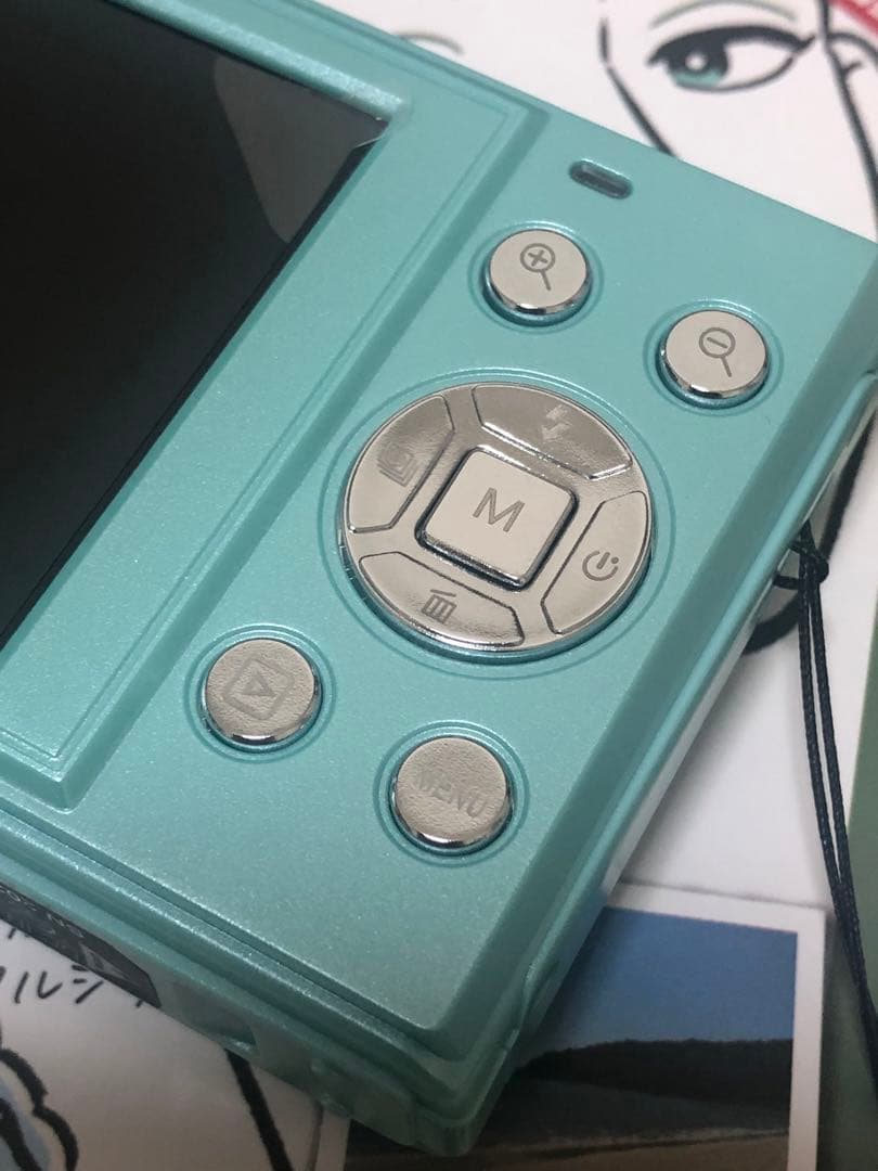 コンデジ　コンパクトデジタルカメラ ドン・キホーテ64GBカード付き