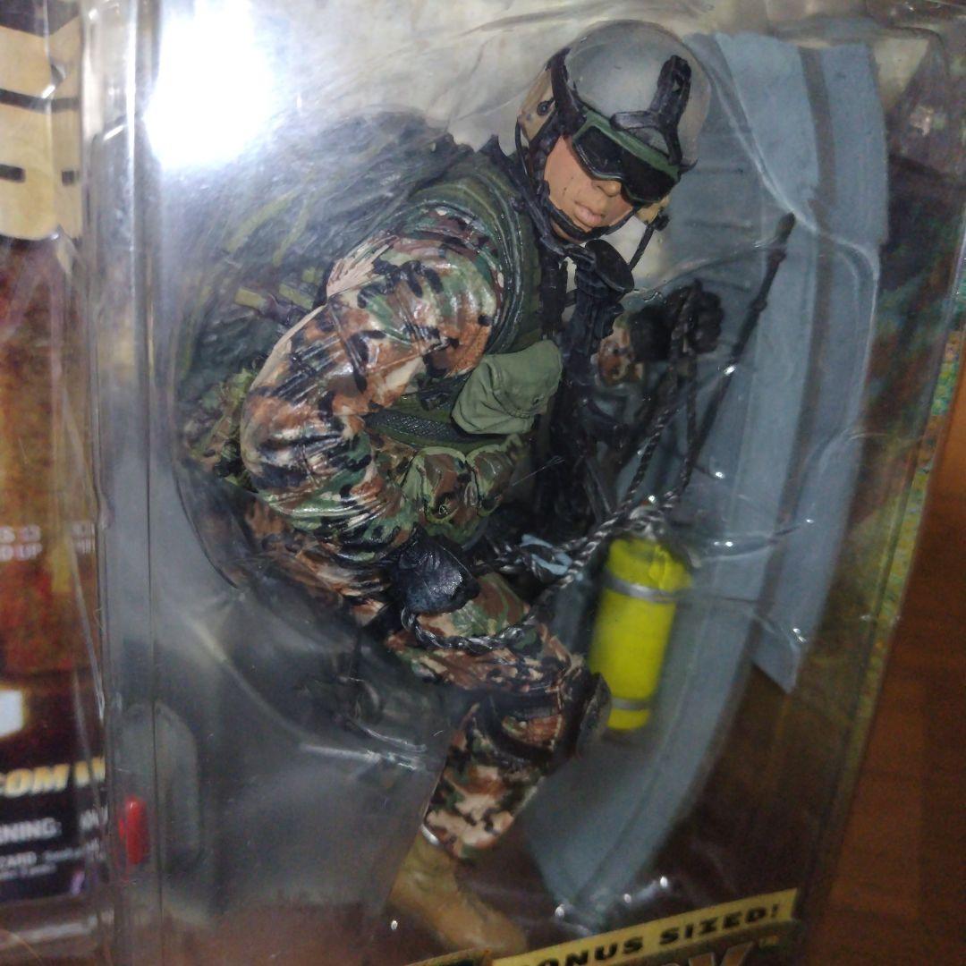 希少新品 マクファーレン エアフォース パラレスキューフィギュア