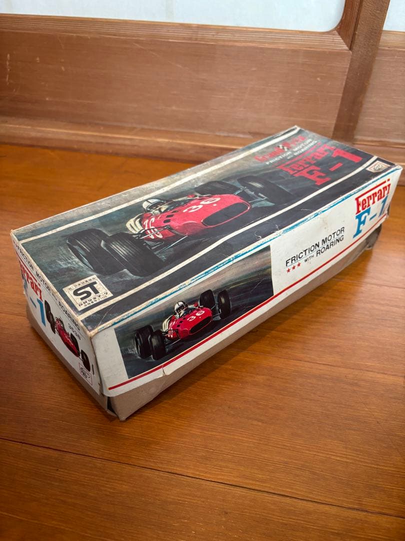 ミニカー FRICTION MOTOR WITH ROARING Ferrari F-1
