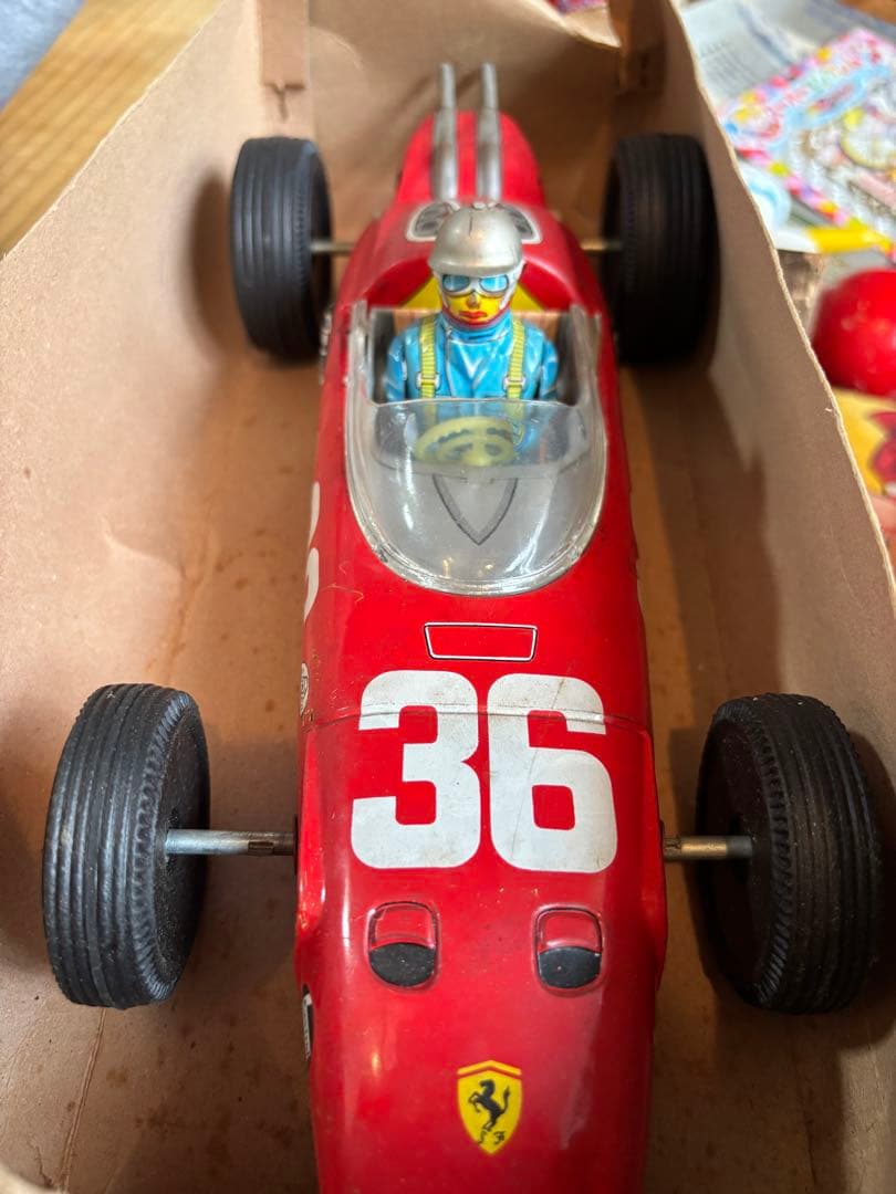 ミニカー FRICTION MOTOR WITH ROARING Ferrari F-1