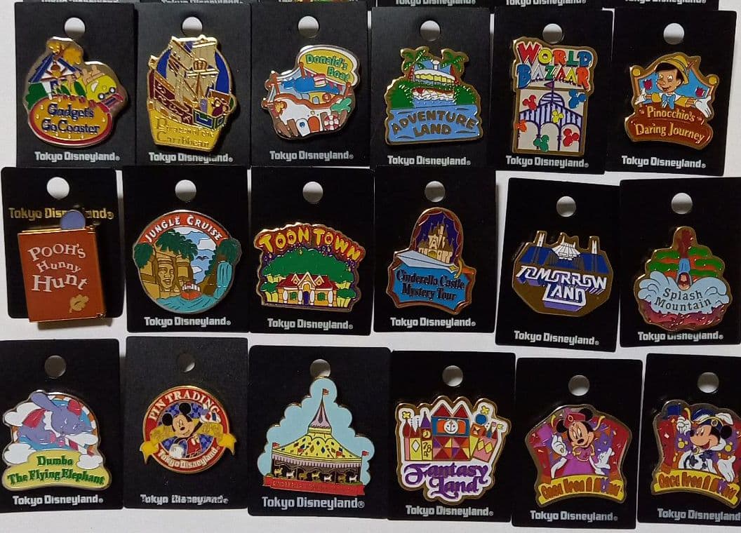 ディズニーランド　アトラクションピンバッジ