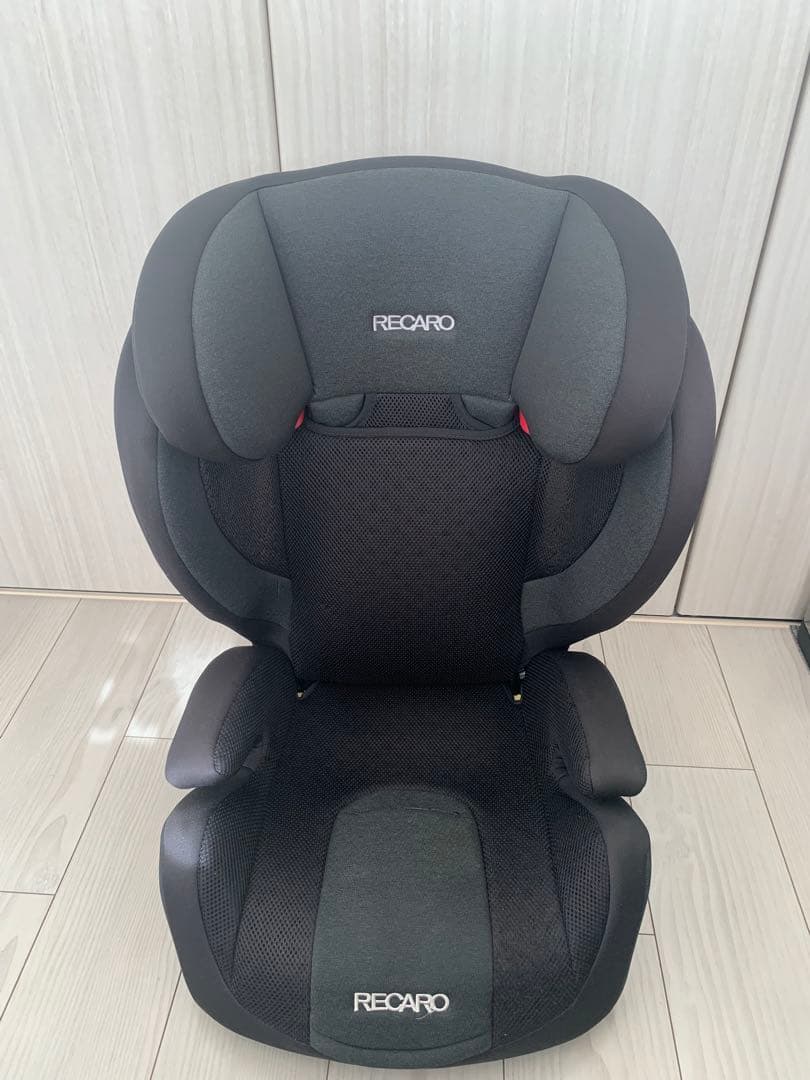 RECARO ジュニアシート　9kg〜35kg対応