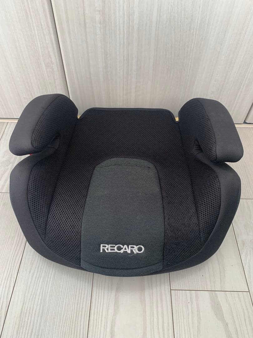 RECARO ジュニアシート　9kg〜35kg対応