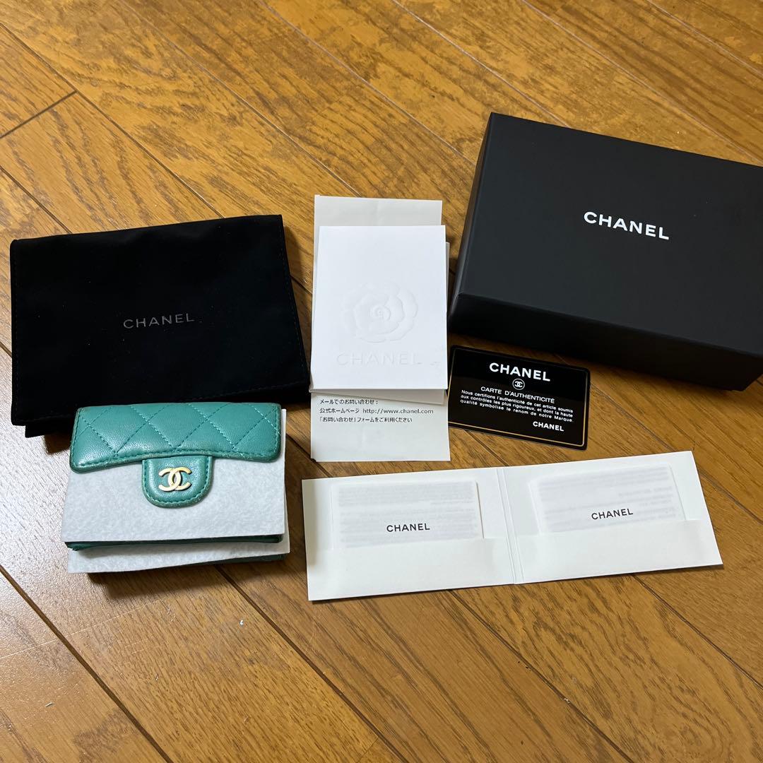 CHANEL ミントグリーン 三つ折り財布
