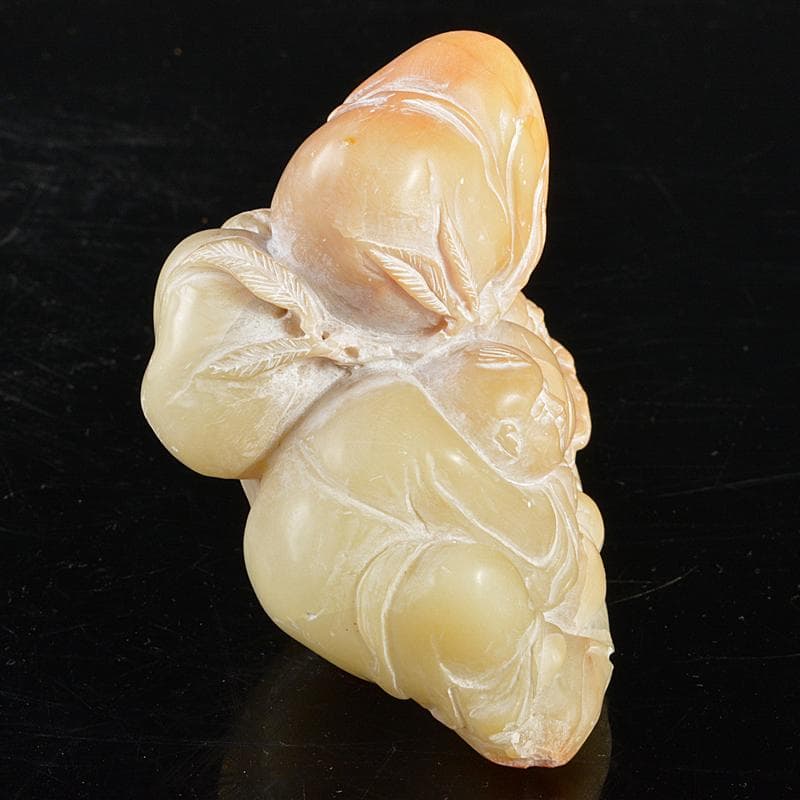 中国　玉石寿山石彫刻　唐子桃刻　置物　V　R5646