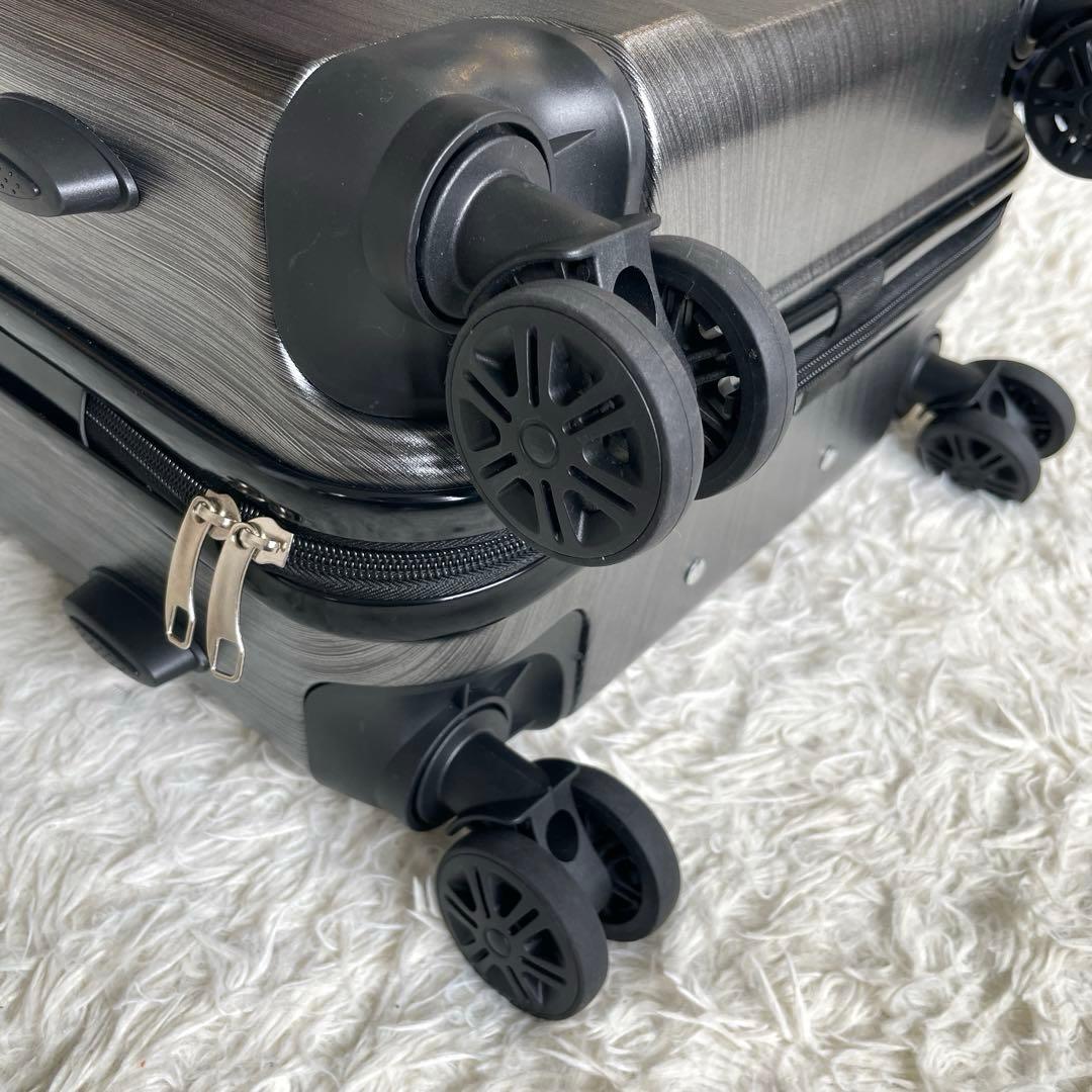 ✨新品・未使用✨ ポルシェ　軽量オリジナル　TSAロック　スーツケース　機内OK