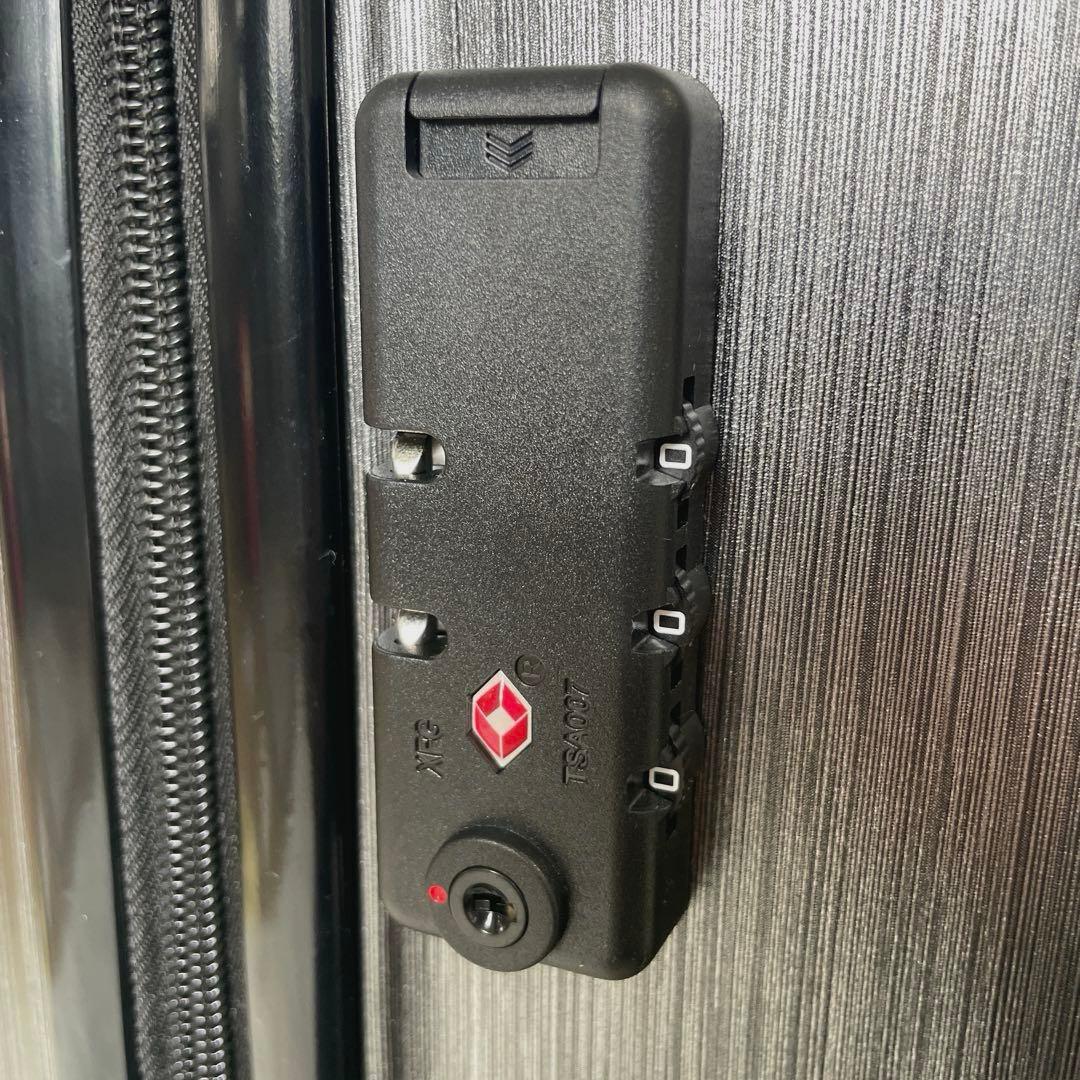 ✨新品・未使用✨ ポルシェ　軽量オリジナル　TSAロック　スーツケース　機内OK