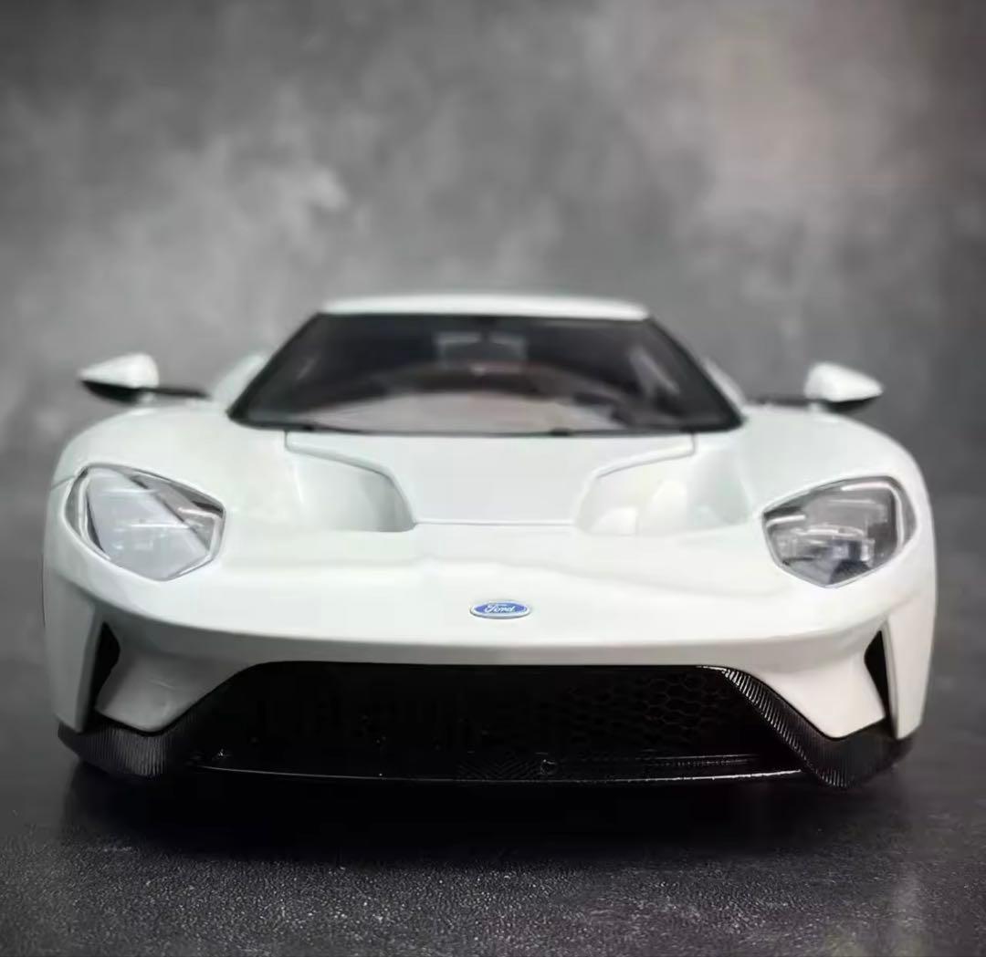 1:18 Diecast ￼Ford GT ホワイト ミニカー