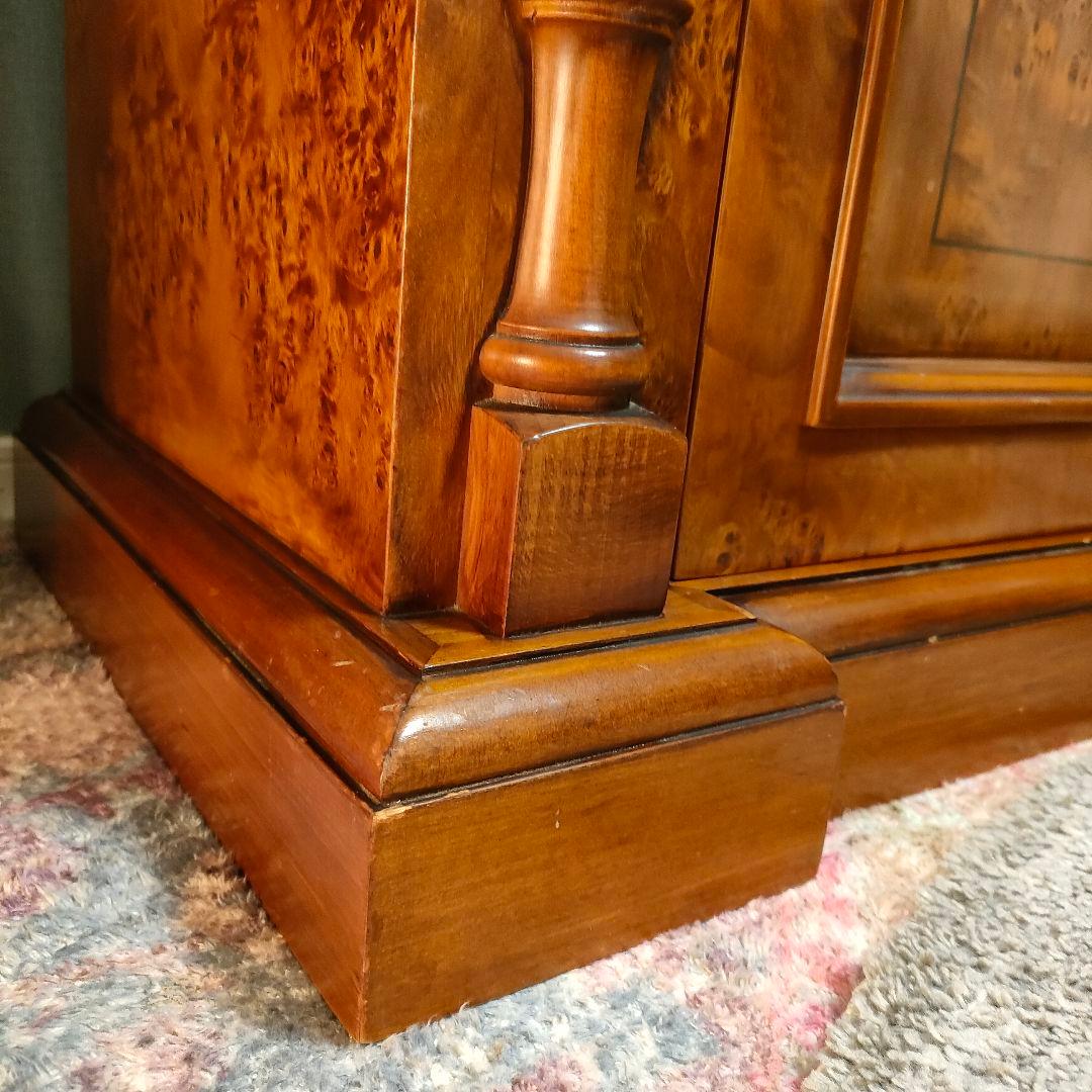 【ヴィンテージ 希少バールウッド】イタリア製クラシックキャビネット 鍵付き