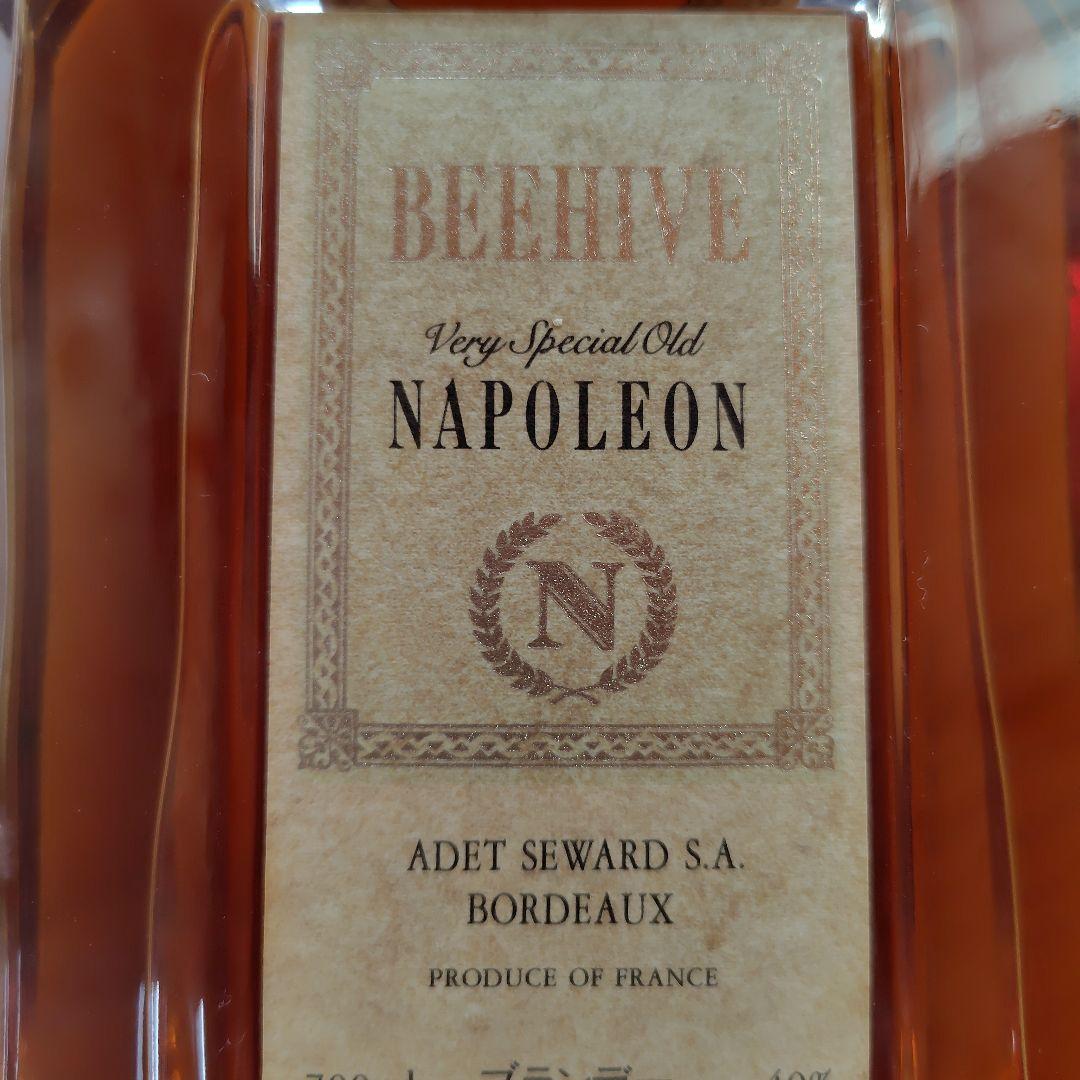 Beehive Napoleon ブランデー 700ml 40度
