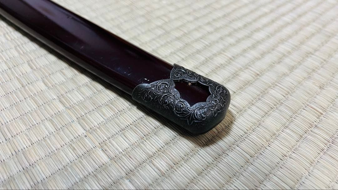 模造刀 陣太刀 源義経太刀拵え 茶呂塗り鞘 刃文直刃 龍目貫 251020-3