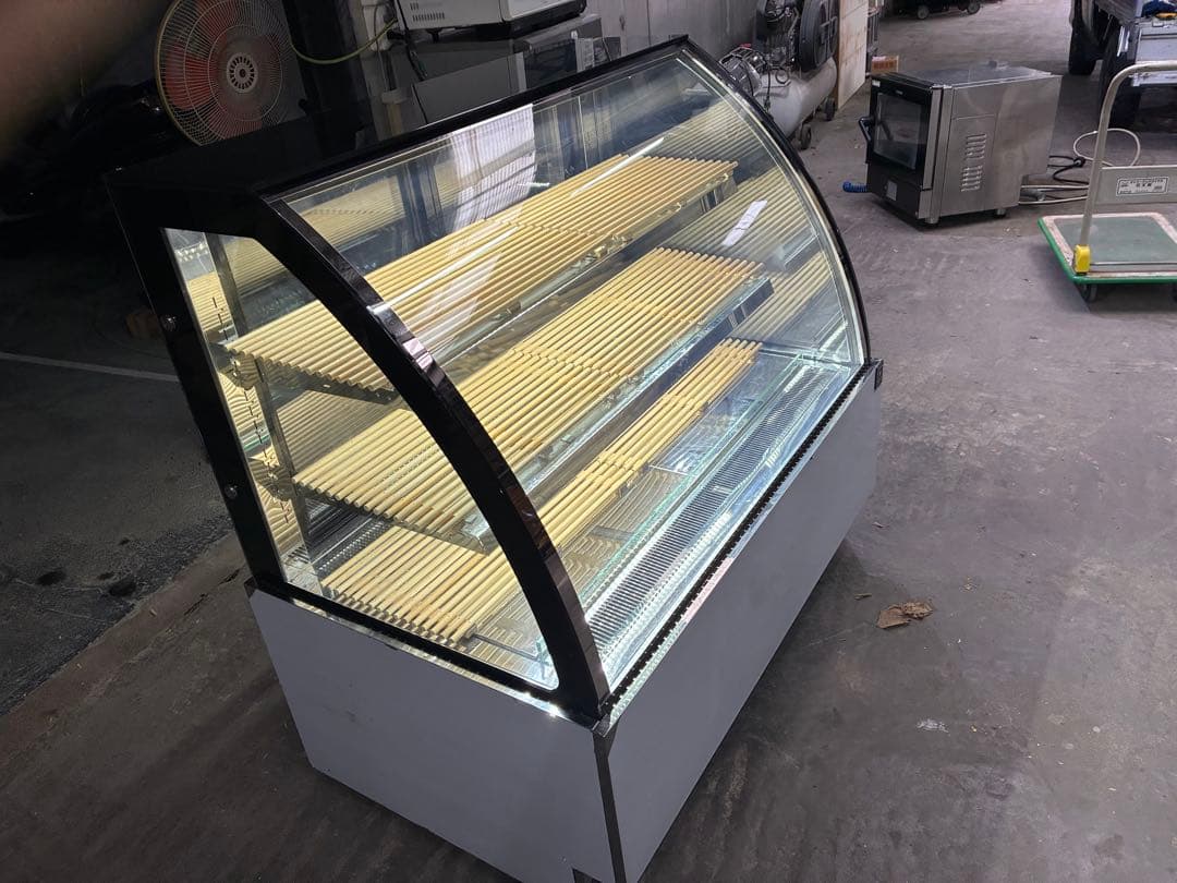 3段ガラスショーケース 100V 動作良好　送料込み