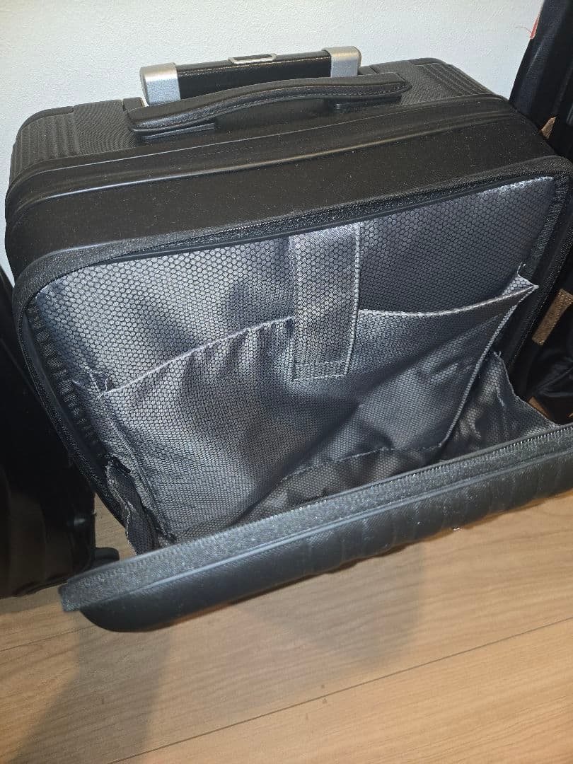 最終値引き　MONTBLANC ブラック キャリーケース